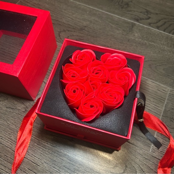 Jewelry Case - Picture 9 of 14